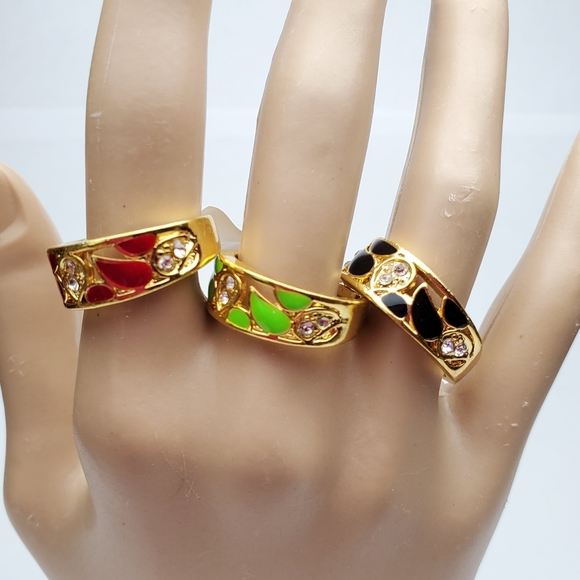 Gold plated red, green, black enamel cocktail ring - Picture 2 of 9